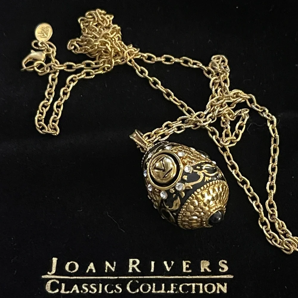 Joan Rivers Faberge style black enamel diamanté gold tone metal V Pendant - Picture 2 of 10